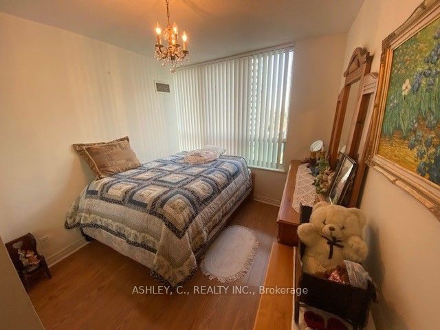 1602 - 23 Hollywood Ave E