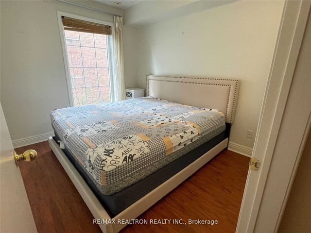 1557 - 5 Everson Dr