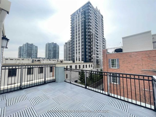 1557 - 5 Everson Dr