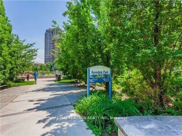 1557 - 5 Everson Dr