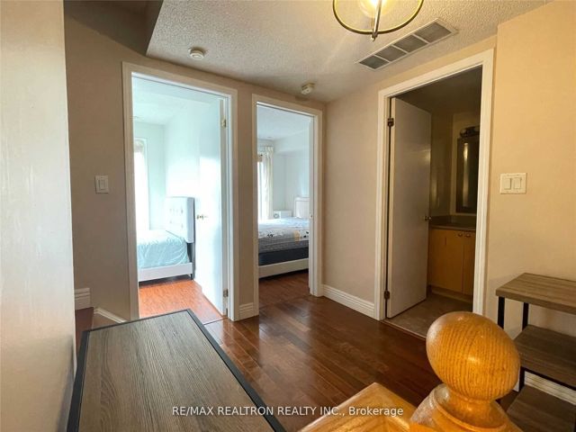 1557 - 5 Everson Dr