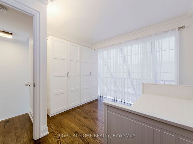 Ph 16 - 20 Glebe Rd W
