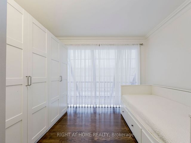 Ph 16 - 20 Glebe Rd W