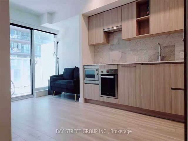 616 - 19 Bathurst St