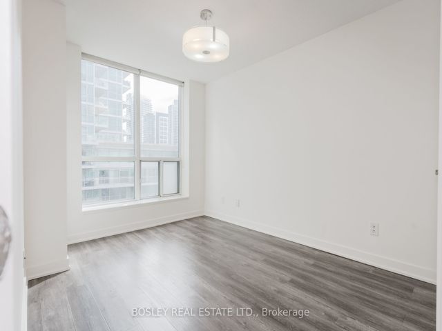 511 - 50 Lynn Williams St