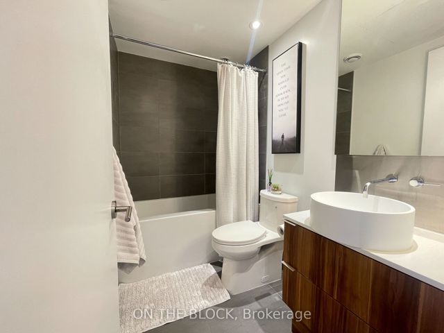 509 - 185 Roehampton Ave