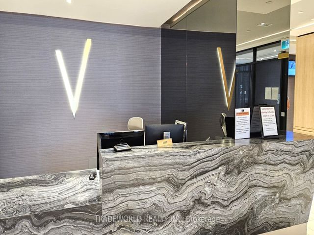 620 - 621 Sheppard Ave E