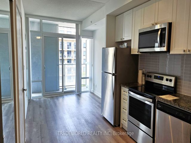 620 - 621 Sheppard Ave E
