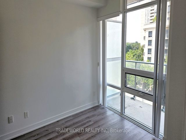 620 - 621 Sheppard Ave E