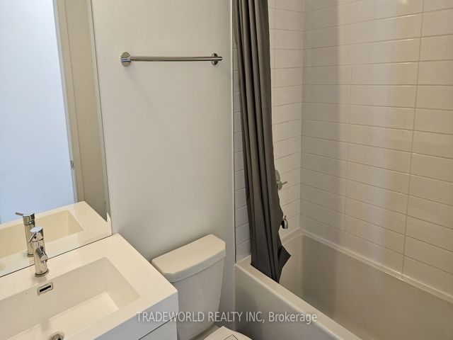 620 - 621 Sheppard Ave E