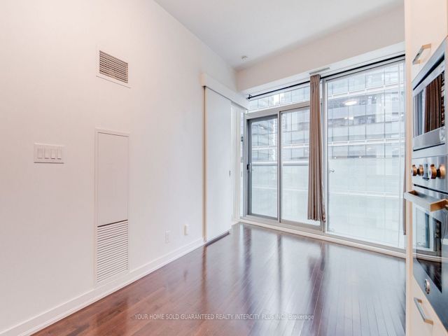 1109 - 14 York St