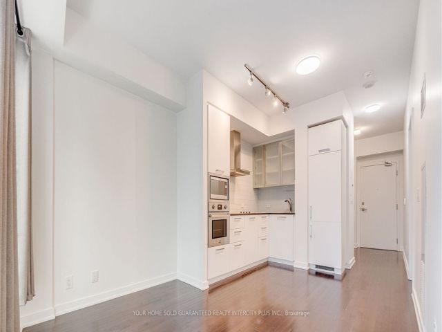 1109 - 14 York St