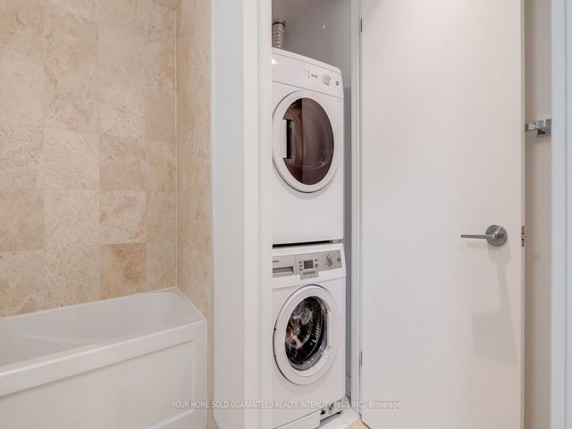 1109 - 14 York St