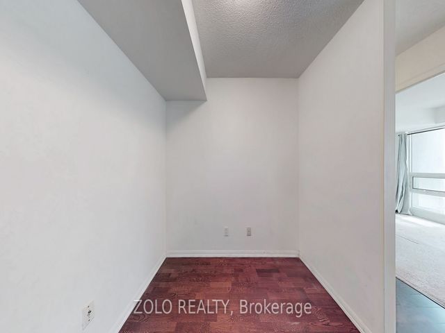 1609 - 215 Fort York Blvd