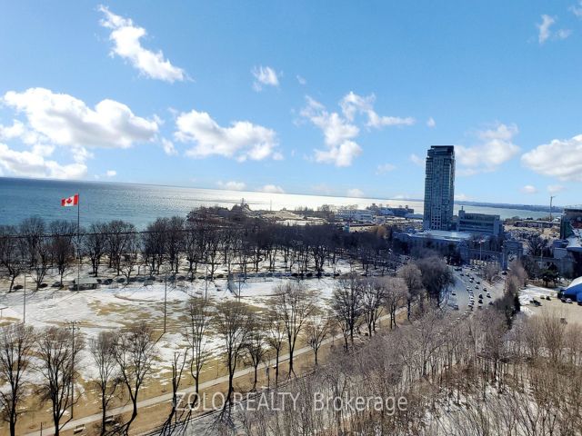 1609 - 215 Fort York Blvd