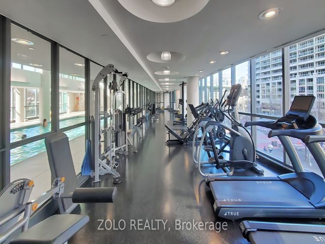 1609 - 215 Fort York Blvd