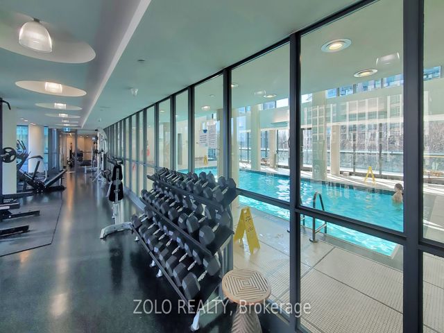 1609 - 215 Fort York Blvd