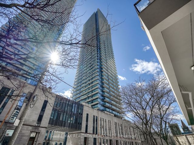 2704 - 65 St Mary St