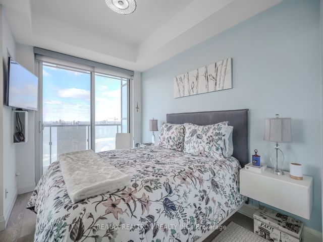 2704 - 65 St Mary St