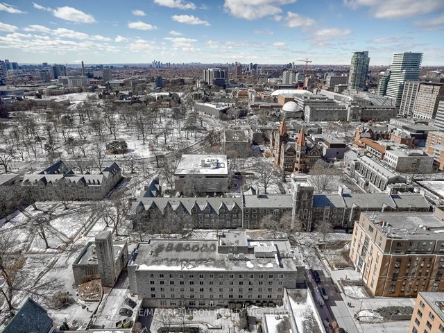 2704 - 65 St Mary St