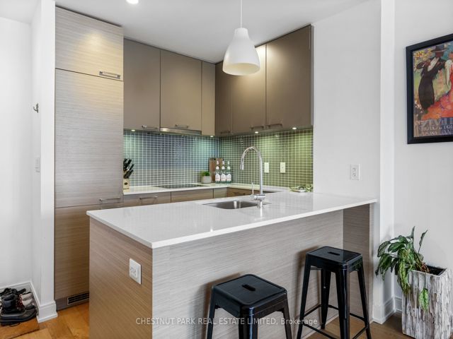 707 - 55 Front St E