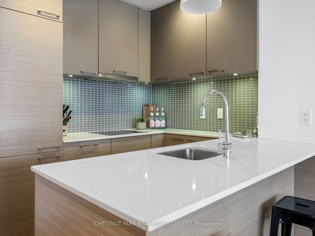 707 - 55 Front St E