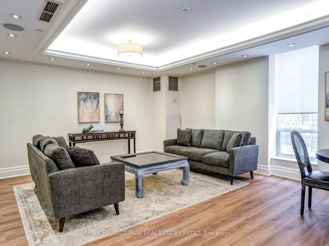 413 - 451 Rosewell Ave