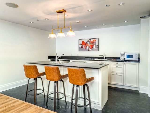 413 - 451 Rosewell Ave