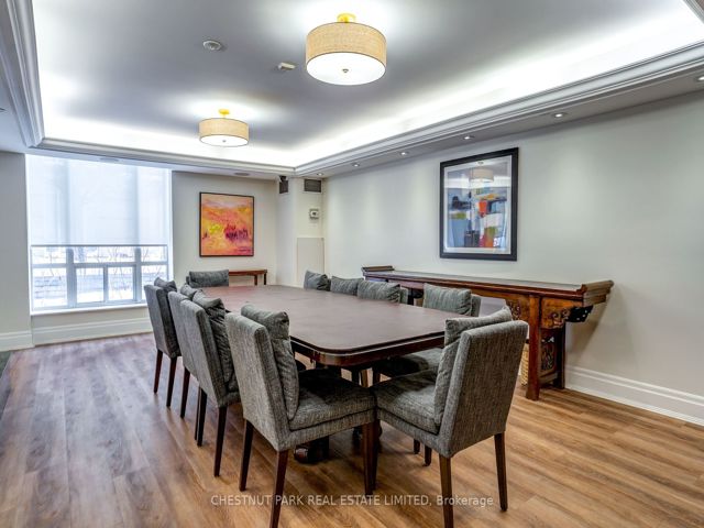 413 - 451 Rosewell Ave