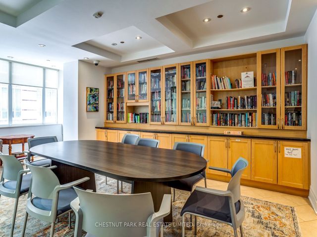 413 - 451 Rosewell Ave