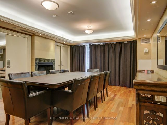 413 - 451 Rosewell Ave