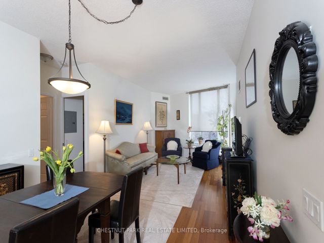 413 - 451 Rosewell Ave