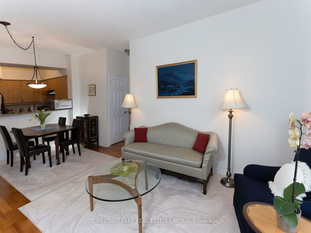 413 - 451 Rosewell Ave