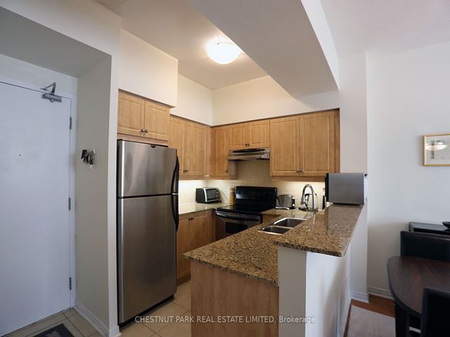 413 - 451 Rosewell Ave