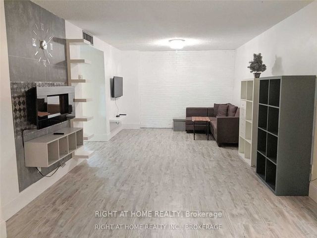 312 - 5795 Yonge St