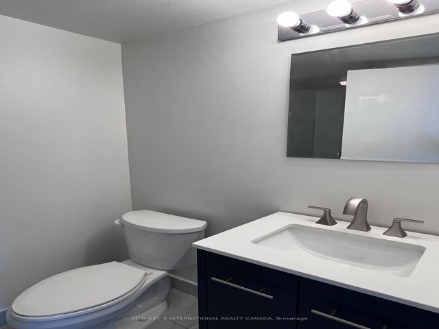 911 - 550 Queens Quay W