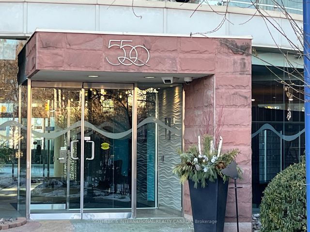 911 - 550 Queens Quay W