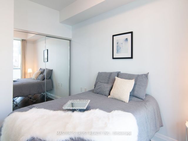 401 - 65 St Mary St