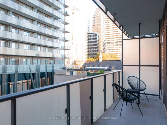 401 - 65 St Mary St
