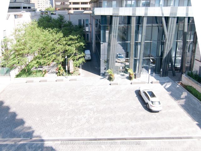 401 - 65 St Mary St
