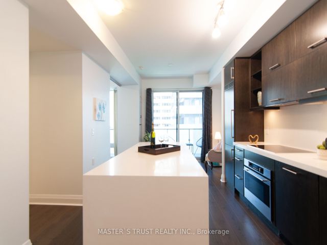 401 - 65 St Mary St