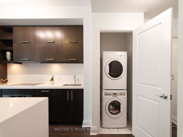 401 - 65 St Mary St