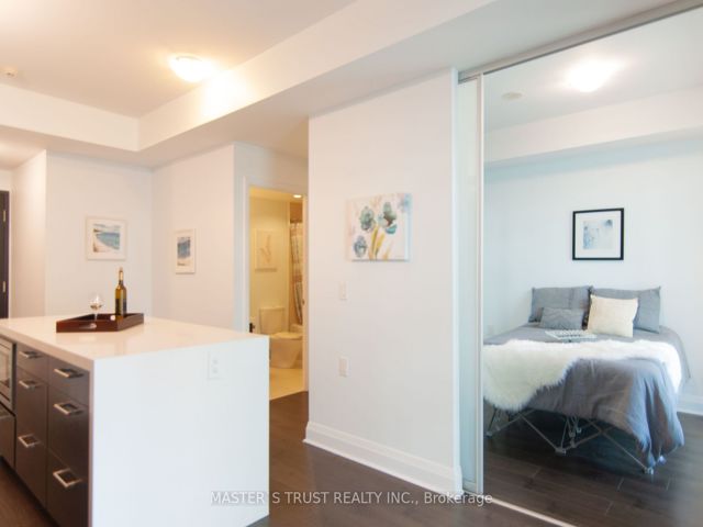 401 - 65 St Mary St