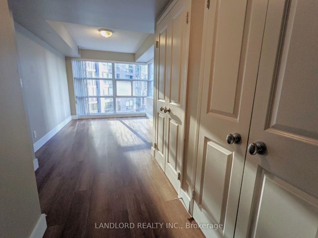 1106 - 11 St Joseph St