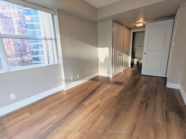 1106 - 11 St Joseph St