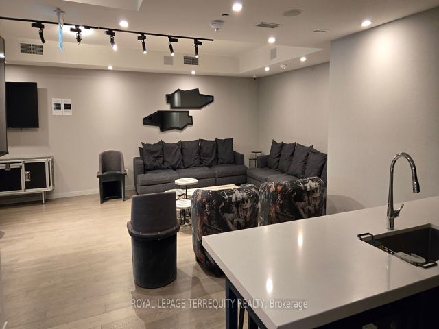 2303 - 28 Wellesley St E