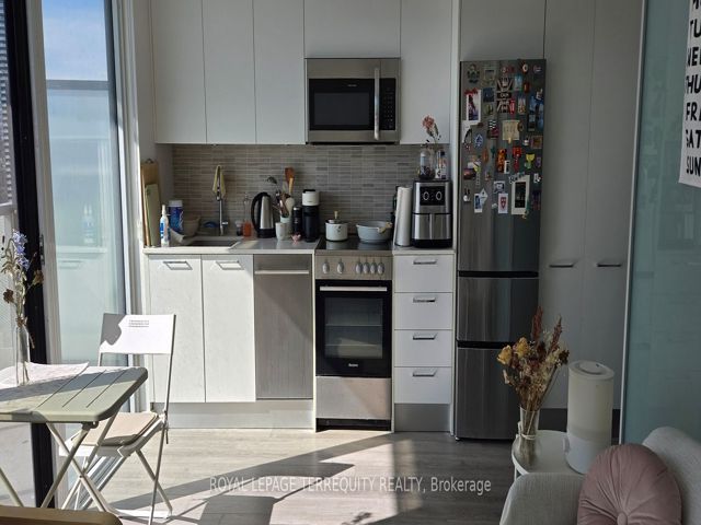 2303 - 28 Wellesley St E