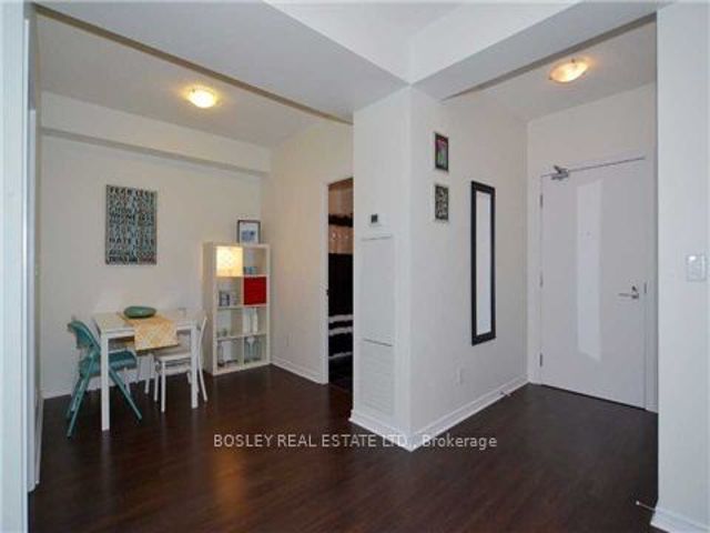 1219 - 352 Front St W