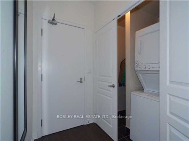 1219 - 352 Front St W