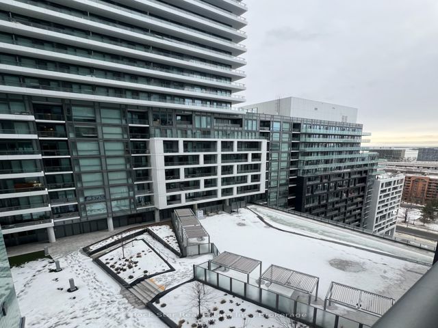 1737 - 135 Lower Sherbourne St